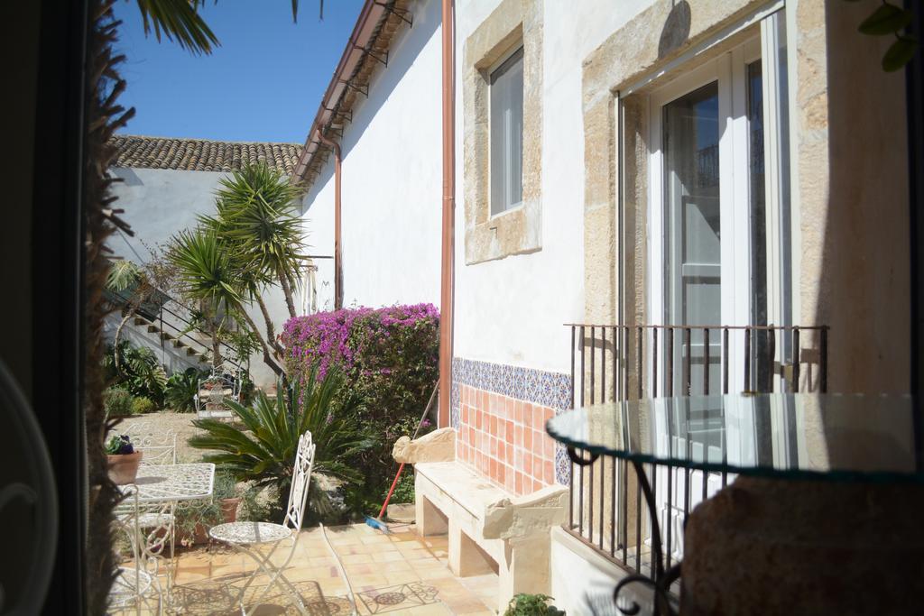Casale Rocca Fiorita Bed and Breakfast Acate Buitenkant foto