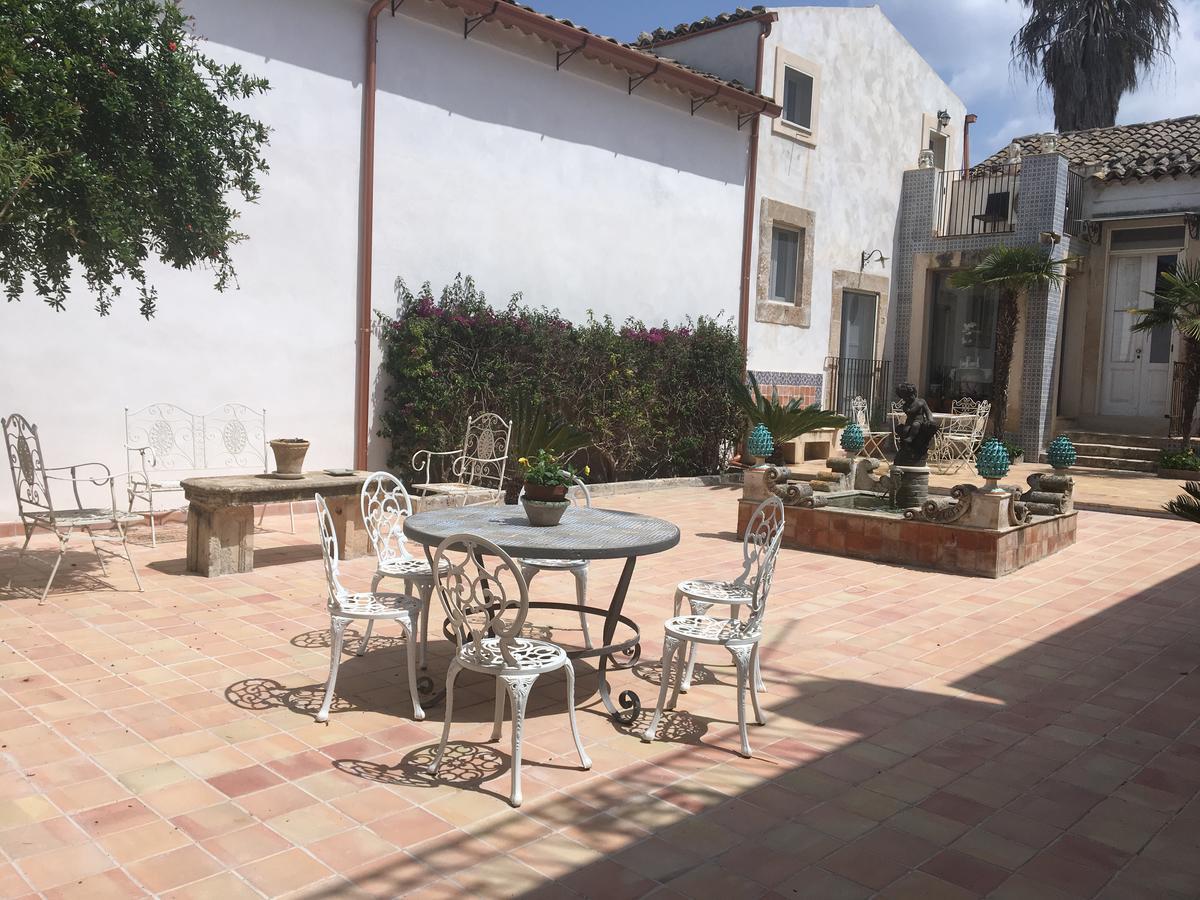 Casale Rocca Fiorita Bed and Breakfast Acate Buitenkant foto
